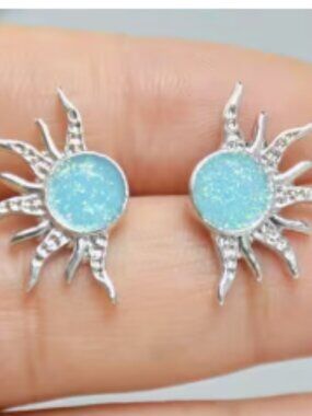 🌺 🌺 🌺 Tiny Sun Stud Earrings - Sparkly Blue Center - Stainless Steel Posts